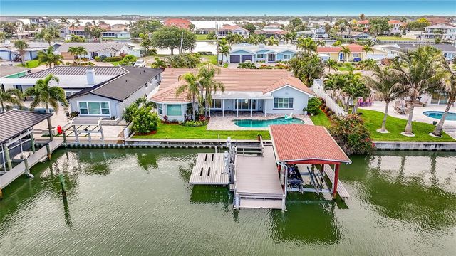 324 LEEWARD ISLAND, Clearwater Beach, FL 33767