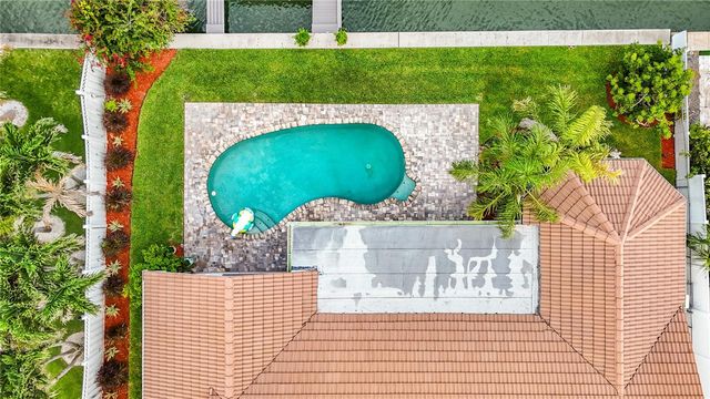 324 LEEWARD ISLAND, Clearwater Beach, FL 33767