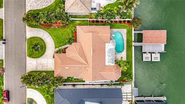 324 LEEWARD ISLAND, Clearwater Beach, FL 33767