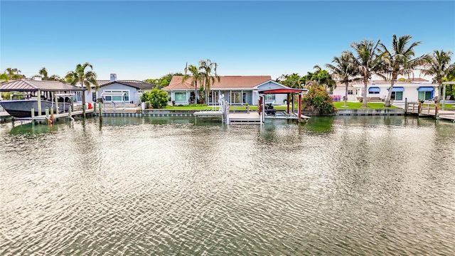 324 LEEWARD ISLAND, Clearwater Beach, FL 33767