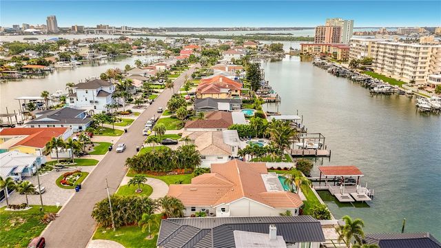 324 LEEWARD ISLAND, Clearwater Beach, FL 33767