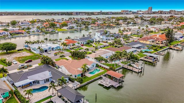 324 LEEWARD ISLAND, Clearwater Beach, FL 33767