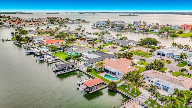 324 LEEWARD ISLAND, Clearwater Beach, FL 33767