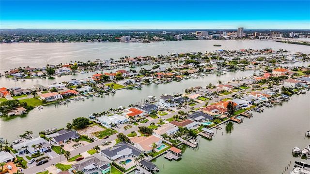 324 LEEWARD ISLAND, Clearwater Beach, FL 33767