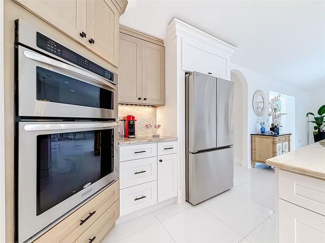 324 LEEWARD ISLAND, Clearwater Beach, FL 33767