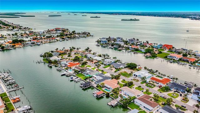 324 LEEWARD ISLAND, Clearwater Beach, FL 33767
