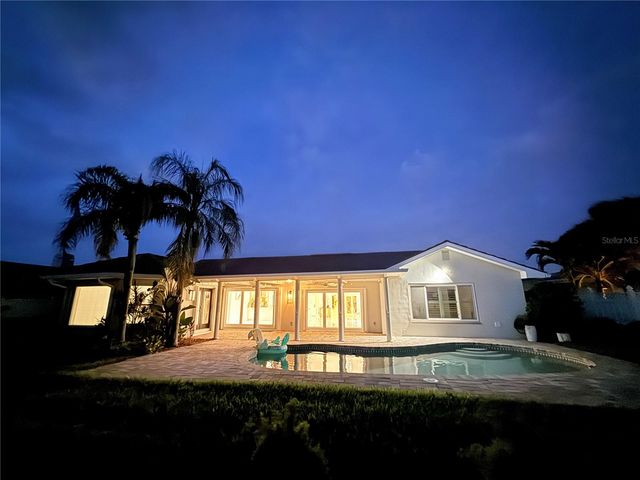 324 LEEWARD ISLAND, Clearwater Beach, FL 33767