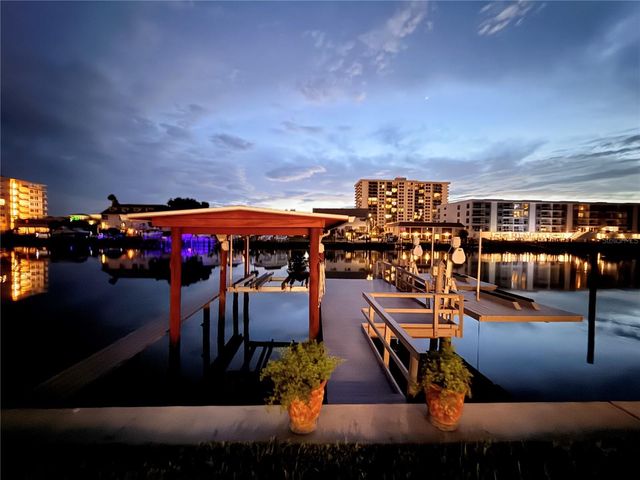 324 LEEWARD ISLAND, Clearwater Beach, FL 33767