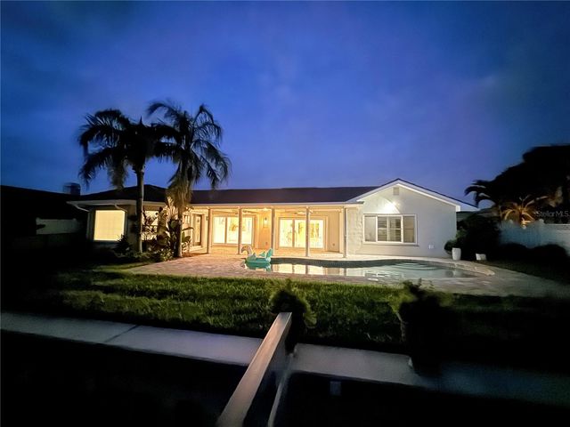 324 LEEWARD ISLAND, Clearwater Beach, FL 33767