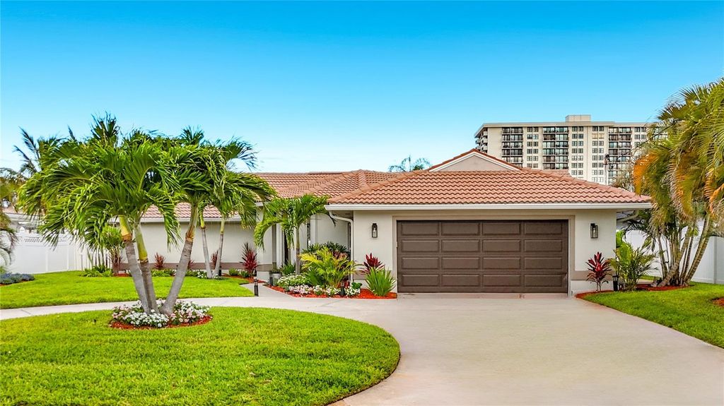 324 LEEWARD ISLAND, Clearwater Beach, FL 33767