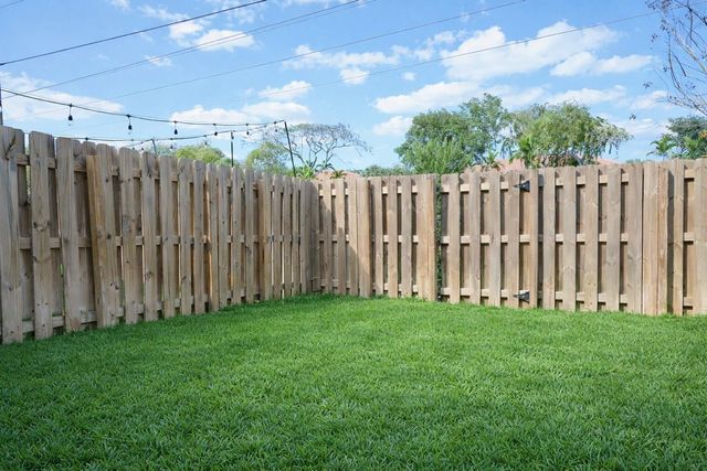 11833 NW 47th Manor, Coral Springs, FL 33076