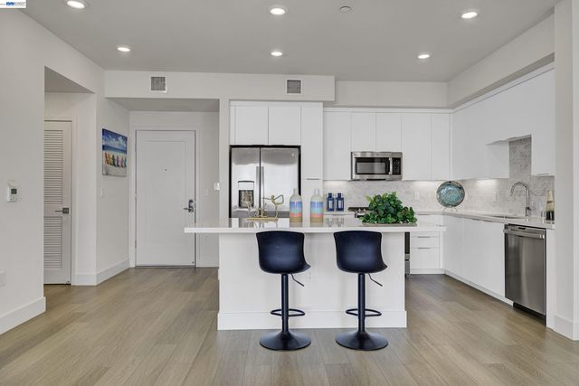 3512 Vision Cmn 401, Fremont, CA 94538