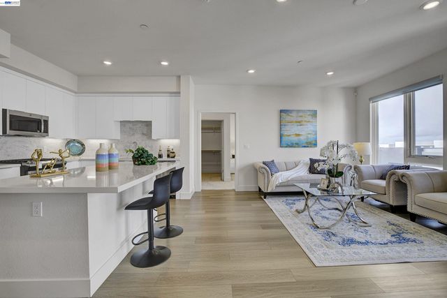 3512 Vision Cmn 401, Fremont, CA 94538