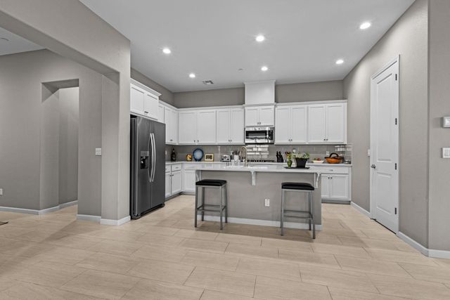 442 Olivadi Way, Sacramento, CA 95834