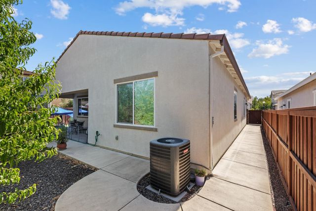 442 Olivadi Way, Sacramento, CA 95834