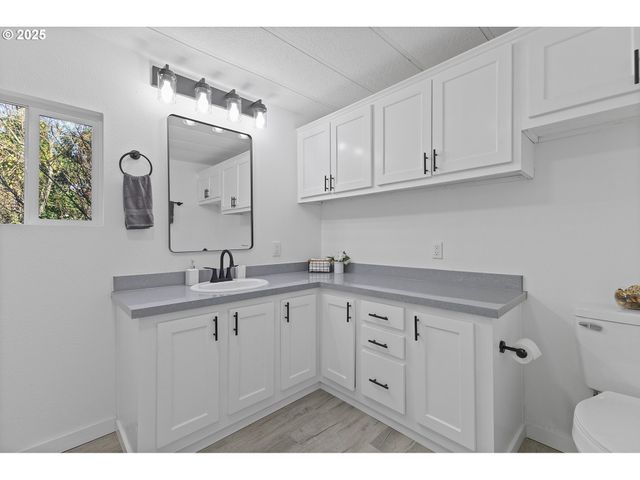 1901 Se MINTER BRIDGE Rd 20, Hillsboro, OR 97123