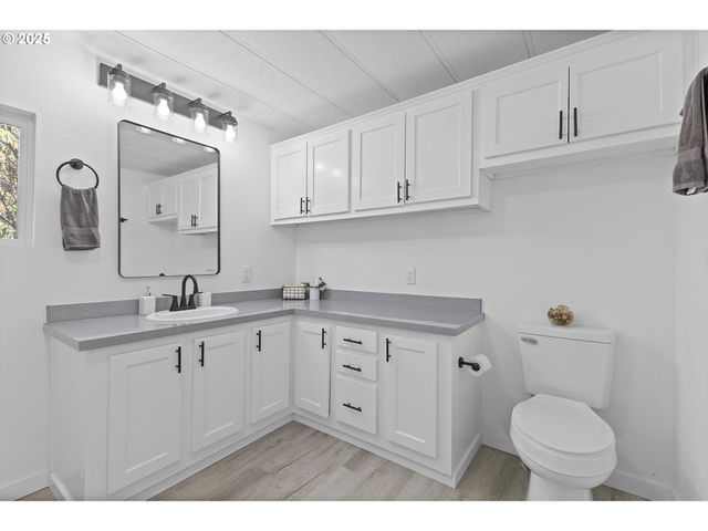 1901 Se MINTER BRIDGE Rd 20, Hillsboro, OR 97123