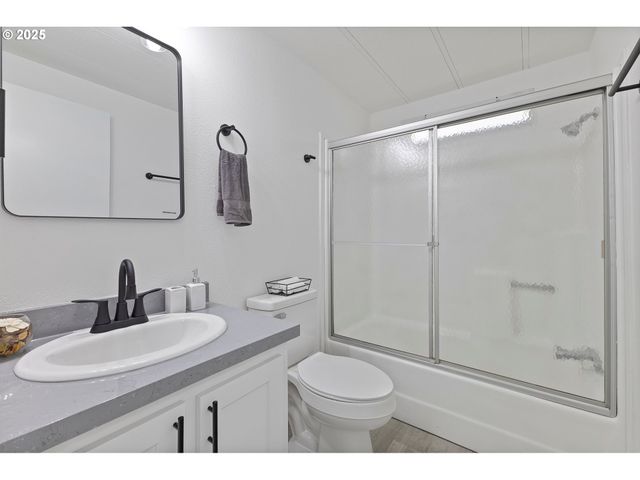 1901 Se MINTER BRIDGE Rd 20, Hillsboro, OR 97123