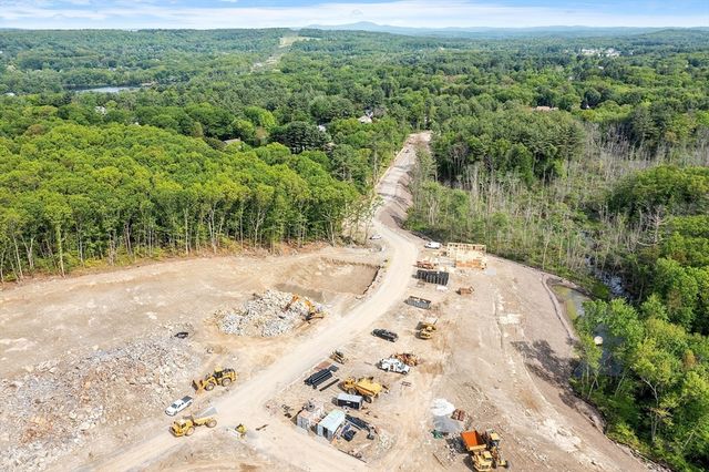17 Conifer Circle 32, Shrewsbury, MA 01545