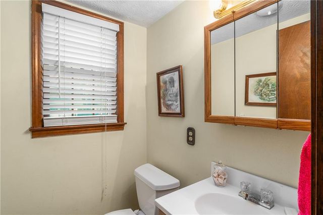 2252 Valley Creek Circle, Snellville, GA 30078