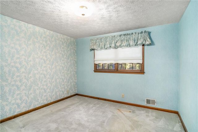 2252 Valley Creek Circle, Snellville, GA 30078