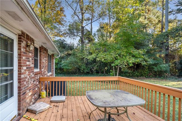2252 Valley Creek Circle, Snellville, GA 30078