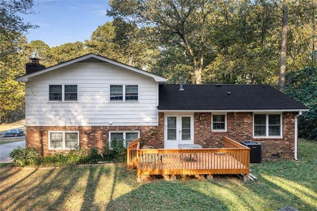 2252 Valley Creek Circle, Snellville, GA 30078