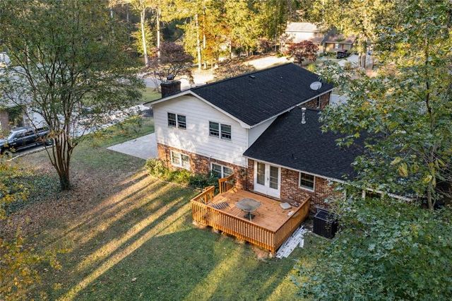 2252 Valley Creek Circle, Snellville, GA 30078