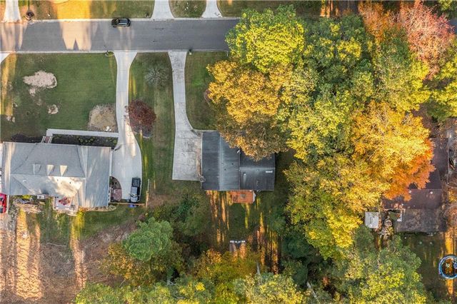 2252 Valley Creek Circle, Snellville, GA 30078