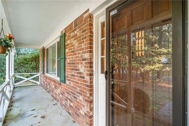 2252 Valley Creek Circle, Snellville, GA 30078