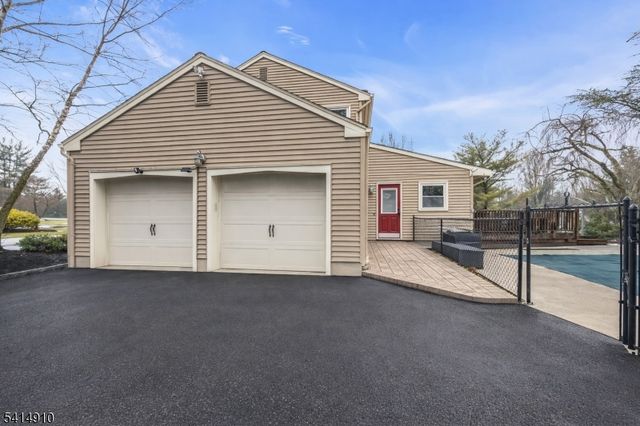 5 Walnut Grove Rd, Hillsborough Twp., NJ 08844