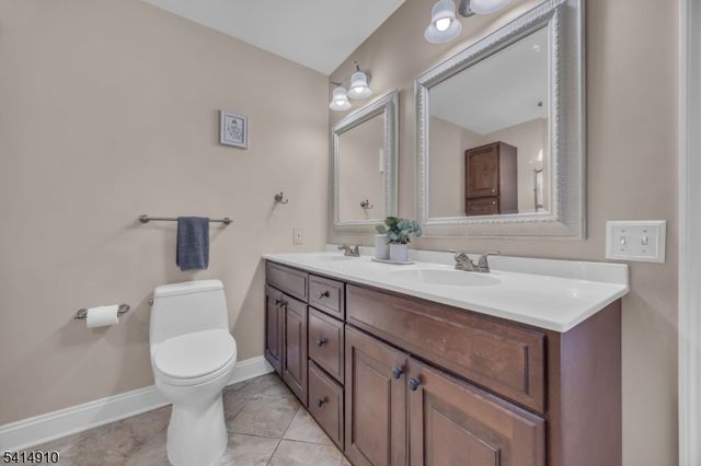 5 Walnut Grove Rd, Hillsborough Twp., NJ 08844