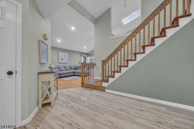 5 Walnut Grove Rd, Hillsborough Twp., NJ 08844