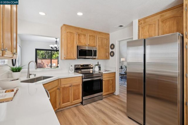 4966 Bayleaf Ct, Martinez, CA 94553