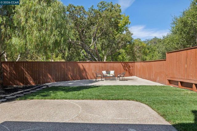 4966 Bayleaf Ct, Martinez, CA 94553