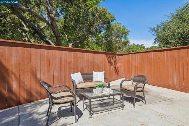 4966 Bayleaf Ct, Martinez, CA 94553