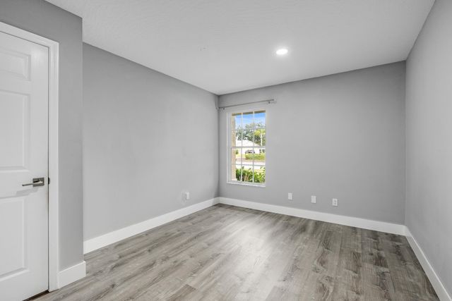 429 Lake Victoria Circle, Melbourne, FL 32940