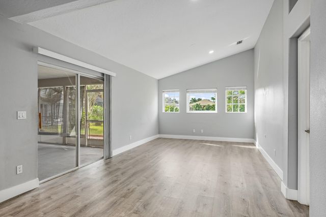 429 Lake Victoria Circle, Melbourne, FL 32940