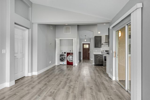 429 Lake Victoria Circle, Melbourne, FL 32940