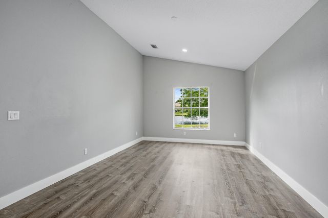 429 Lake Victoria Circle, Melbourne, FL 32940