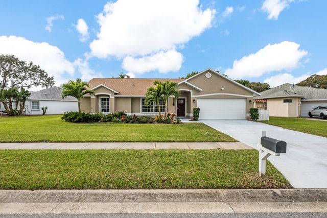 429 Lake Victoria Circle, Melbourne, FL 32940