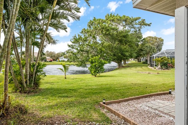 429 Lake Victoria Circle, Melbourne, FL 32940