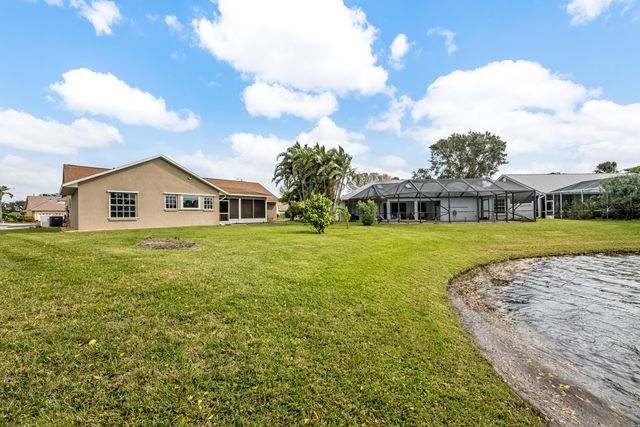 429 Lake Victoria Circle, Melbourne, FL 32940