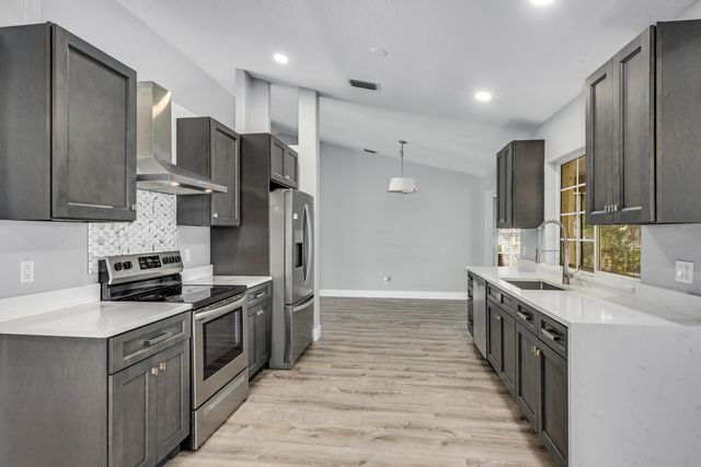 429 Lake Victoria Circle, Melbourne, FL 32940