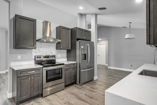 429 Lake Victoria Circle, Melbourne, FL 32940