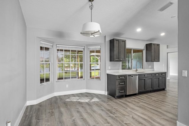 429 Lake Victoria Circle, Melbourne, FL 32940