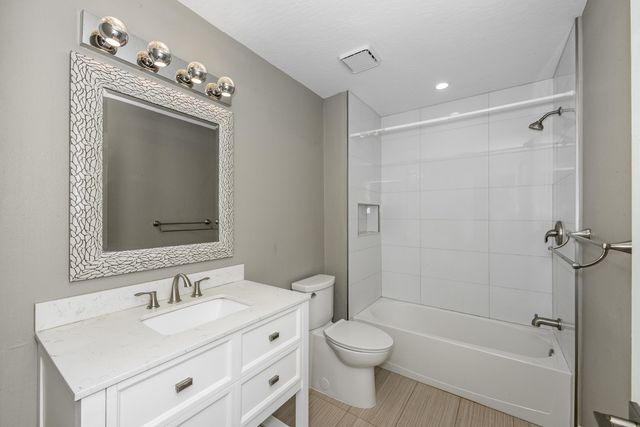 429 Lake Victoria Circle, Melbourne, FL 32940