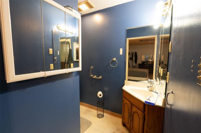 1114 Woodlawn ST, Lockhart, TX 78644