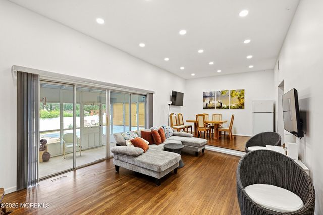 1006 Amethyst Drive, Toms River, NJ 08753