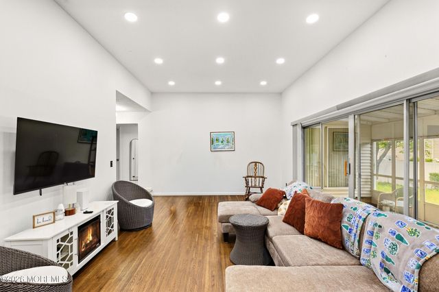 1006 Amethyst Drive, Toms River, NJ 08753